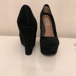 Black Steve Madden wedges size 8 1/2